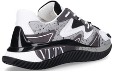 Load image into Gallery viewer, VALENTINO Wade Runner low-top sneakers
